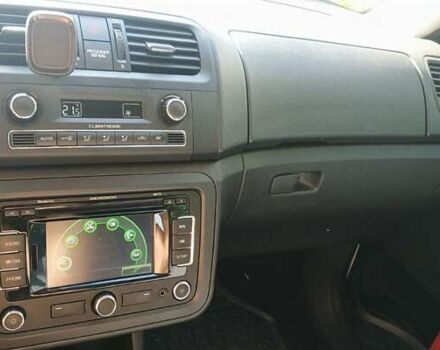 Шкода Фабія 2012 у Змиеве на Automoto.ua Білий Шкода Фабія, об'ємом двигуна 1.21 л та пробігом 160 тис. км за 6500 $, фото 4 на Automoto.ua