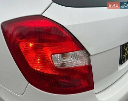 Белый Шкода Фабия, объемом двигателя 1.2 л и пробегом 157 тыс. км за 5500 $, фото 9 на Automoto.ua