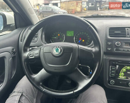 Белый Шкода Фабия, объемом двигателя 1.2 л и пробегом 180 тыс. км за 5500 $, фото 31 на Automoto.ua