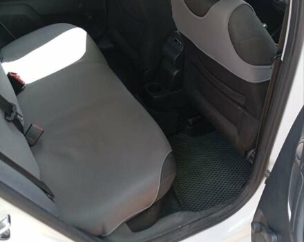 Шкода Фабія 2012 у Києві на Automoto.ua Білий Шкода Фабія, об'ємом двигуна 1.39 л та пробігом 220 тис. км за 5900 $, фото 2 на Automoto.ua