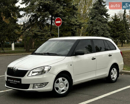 Белый Шкода Фабия, объемом двигателя 1.4 л и пробегом 246 тыс. км за 4500 $, фото 1 на Automoto.ua