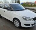 Белый Шкода Фабия, объемом двигателя 1.6 л и пробегом 303 тыс. км за 5600 $, фото 4 на Automoto.ua
