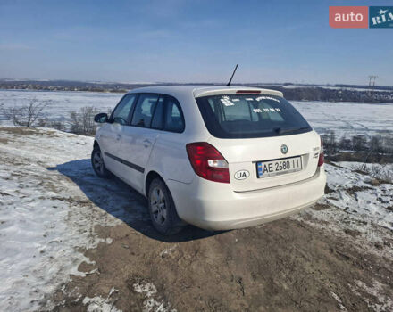 Белый Шкода Фабия, объемом двигателя 1.39 л и пробегом 389 тыс. км за 3500 $, фото 8 на Automoto.ua