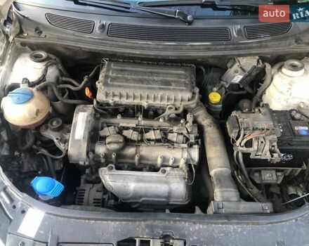 Белый Шкода Фабия, объемом двигателя 1.39 л и пробегом 204 тыс. км за 5500 $, фото 10 на Automoto.ua