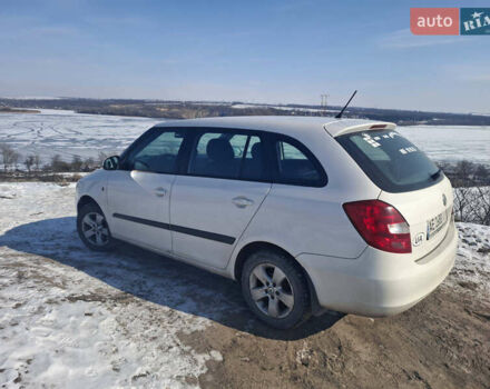 Белый Шкода Фабия, объемом двигателя 1.39 л и пробегом 389 тыс. км за 3500 $, фото 7 на Automoto.ua
