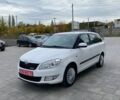 Белый Шкода Фабия, объемом двигателя 1.2 л и пробегом 195 тыс. км за 5700 $, фото 1 на Automoto.ua
