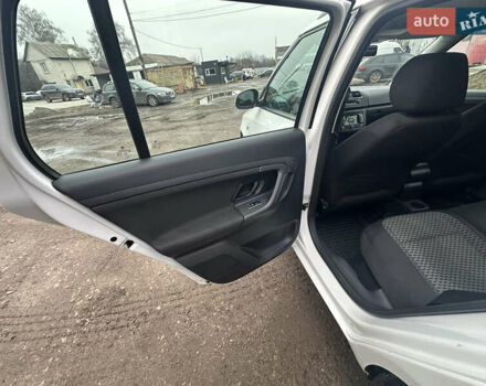 Белый Шкода Фабия, объемом двигателя 1.2 л и пробегом 180 тыс. км за 5500 $, фото 27 на Automoto.ua