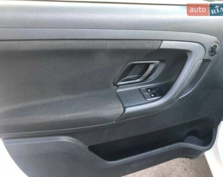 Белый Шкода Фабия, объемом двигателя 1.39 л и пробегом 204 тыс. км за 5500 $, фото 5 на Automoto.ua