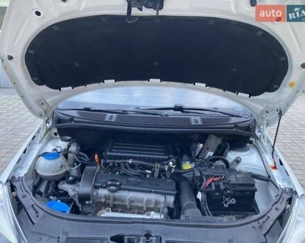 Білий Шкода Фабія, об'ємом двигуна 1.39 л та пробігом 404 тис. км за 5100 $, фото 19 на Automoto.ua