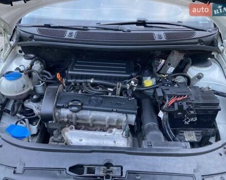 Білий Шкода Фабія, об'ємом двигуна 1.39 л та пробігом 404 тис. км за 5100 $, фото 18 на Automoto.ua