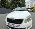 Белый Шкода Фабия, объемом двигателя 1.2 л и пробегом 265 тыс. км за 5200 $, фото 2 на Automoto.ua