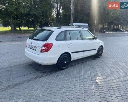 Белый Шкода Фабия, объемом двигателя 1.2 л и пробегом 250 тыс. км за 3699 $, фото 5 на Automoto.ua