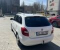 Белый Шкода Фабия, объемом двигателя 1.2 л и пробегом 214 тыс. км за 3800 $, фото 1 на Automoto.ua