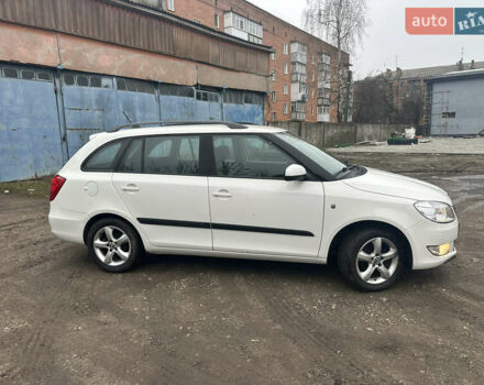 Белый Шкода Фабия, объемом двигателя 1.2 л и пробегом 180 тыс. км за 5500 $, фото 6 на Automoto.ua