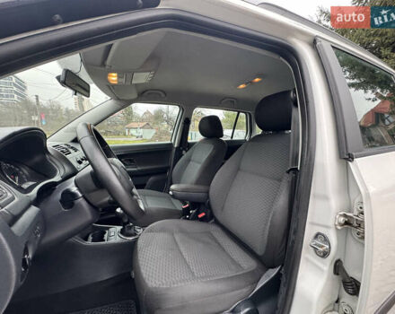 Белый Шкода Фабия, объемом двигателя 1.2 л и пробегом 261 тыс. км за 4350 $, фото 8 на Automoto.ua