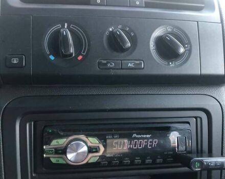 Белый Шкода Фабия, объемом двигателя 1.39 л и пробегом 204 тыс. км за 5500 $, фото 7 на Automoto.ua