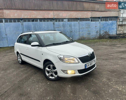 Белый Шкода Фабия, объемом двигателя 1.2 л и пробегом 180 тыс. км за 5500 $, фото 2 на Automoto.ua