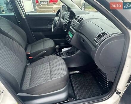 Белый Шкода Фабия, объемом двигателя 1.2 л и пробегом 157 тыс. км за 5500 $, фото 24 на Automoto.ua