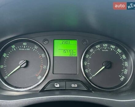 Белый Шкода Фабия, объемом двигателя 1.2 л и пробегом 157 тыс. км за 5500 $, фото 16 на Automoto.ua