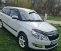 Белый Шкода Фабия, объемом двигателя 1.4 л и пробегом 172 тыс. км за 5000 $, фото 1 на Automoto.ua