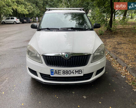 Белый Шкода Фабия, объемом двигателя 1.39 л и пробегом 335 тыс. км за 5600 $, фото 5 на Automoto.ua