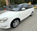 Белый Шкода Фабия, объемом двигателя 1.2 л и пробегом 265 тыс. км за 5200 $, фото 1 на Automoto.ua