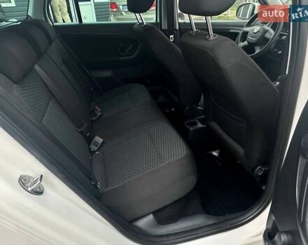 Белый Шкода Фабия, объемом двигателя 1.2 л и пробегом 157 тыс. км за 5500 $, фото 27 на Automoto.ua