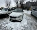 Белый Шкода Фабия, объемом двигателя 1.2 л и пробегом 238 тыс. км за 5600 $, фото 1 на Automoto.ua