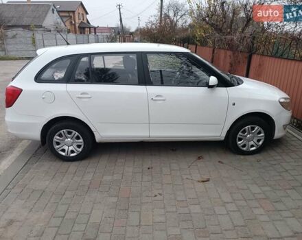 Белый Шкода Фабия, объемом двигателя 1.39 л и пробегом 266 тыс. км за 6500 $, фото 17 на Automoto.ua