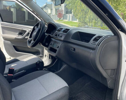 Білий Шкода Фабія, об'ємом двигуна 1.2 л та пробігом 297 тис. км за 5600 $, фото 12 на Automoto.ua