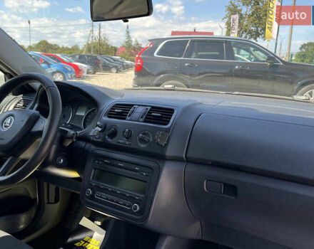 Білий Шкода Фабія, об'ємом двигуна 1.39 л та пробігом 266 тис. км за 6800 $, фото 24 на Automoto.ua
