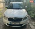 Белый Шкода Фабия, объемом двигателя 1.39 л и пробегом 142 тыс. км за 5600 $, фото 1 на Automoto.ua