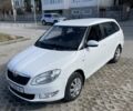 Белый Шкода Фабия, объемом двигателя 1.39 л и пробегом 175 тыс. км за 4200 $, фото 1 на Automoto.ua