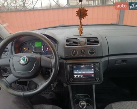 Белый Шкода Фабия, объемом двигателя 1.39 л и пробегом 266 тыс. км за 6500 $, фото 18 на Automoto.ua