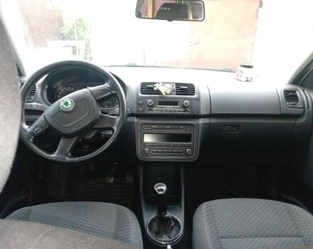 Шкода Фабия 2013 в Полтаве на Automoto.ua Белый Шкода Фабия, объемом двигателя 1.6 л и пробегом 172 тыс. км за 6000 $, фото 2 на Automoto.ua