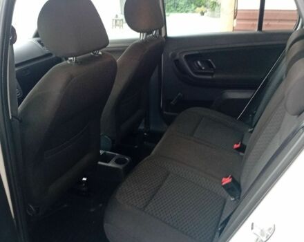 Шкода Фабия 2013 в Полтаве на Automoto.ua Белый Шкода Фабия, объемом двигателя 1.6 л и пробегом 172 тыс. км за 6000 $, фото 7 на Automoto.ua