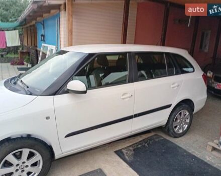 Белый Шкода Фабия, объемом двигателя 1.6 л и пробегом 172 тыс. км за 6000 $, фото 3 на Automoto.ua