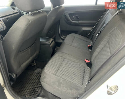 Білий Шкода Фабія, об'ємом двигуна 1.39 л та пробігом 392 тис. км за 5500 $, фото 10 на Automoto.ua