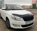Білий Шкода Фабія, об'ємом двигуна 1.4 л та пробігом 172 тис. км за 5600 $, фото 1 на Automoto.ua