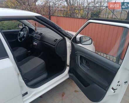 Белый Шкода Фабия, объемом двигателя 1.39 л и пробегом 266 тыс. км за 6500 $, фото 10 на Automoto.ua