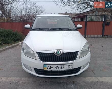 Белый Шкода Фабия, объемом двигателя 1.39 л и пробегом 266 тыс. км за 6500 $, фото 6 на Automoto.ua