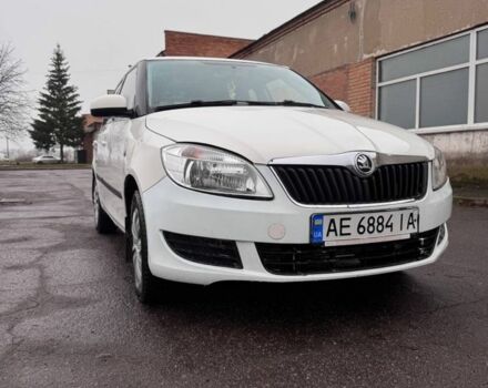 Белый Шкода Фабия, объемом двигателя 1.4 л и пробегом 230 тыс. км за 4500 $, фото 5 на Automoto.ua