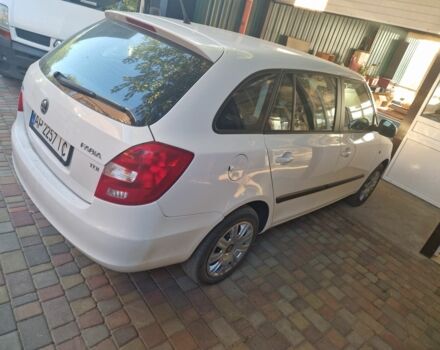 Белый Шкода Фабия, объемом двигателя 1.6 л и пробегом 136 тыс. км за 7000 $, фото 4 на Automoto.ua