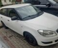 Белый Шкода Фабия, объемом двигателя 1.6 л и пробегом 250 тыс. км за 3100 $, фото 2 на Automoto.ua