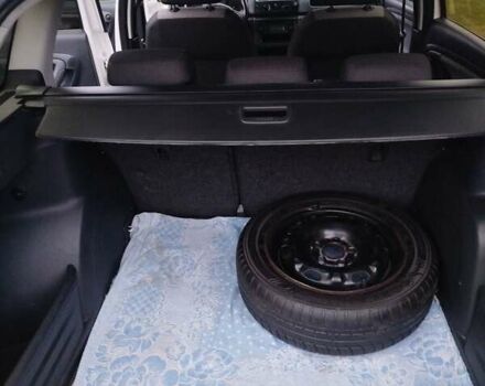Білий Шкода Фабія, об'ємом двигуна 1.39 л та пробігом 194 тис. км за 5500 $, фото 3 на Automoto.ua