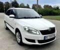 Белый Шкода Фабия, объемом двигателя 1.2 л и пробегом 230 тыс. км за 7488 $, фото 1 на Automoto.ua