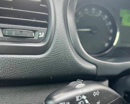 Белый Шкода Фабия, объемом двигателя 1.2 л и пробегом 192 тыс. км за 7000 $, фото 9 на Automoto.ua