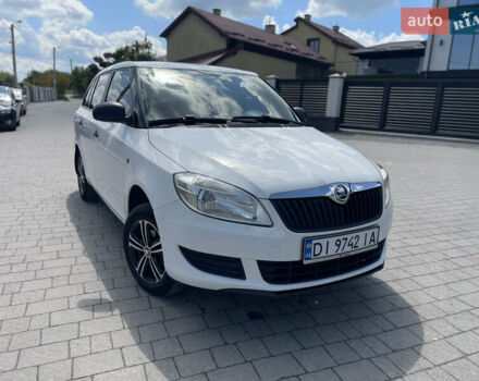 Білий Шкода Фабія, об'ємом двигуна 1.2 л та пробігом 297 тис. км за 5600 $, фото 2 на Automoto.ua