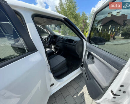Білий Шкода Фабія, об'ємом двигуна 1.2 л та пробігом 297 тис. км за 5600 $, фото 13 на Automoto.ua