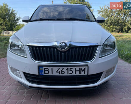 Белый Шкода Фабия, объемом двигателя 1.39 л и пробегом 189 тыс. км за 5600 $, фото 2 на Automoto.ua